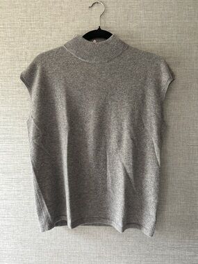 Magaschoni Gray Sleeveless Cashmere Mock Neck Sweater